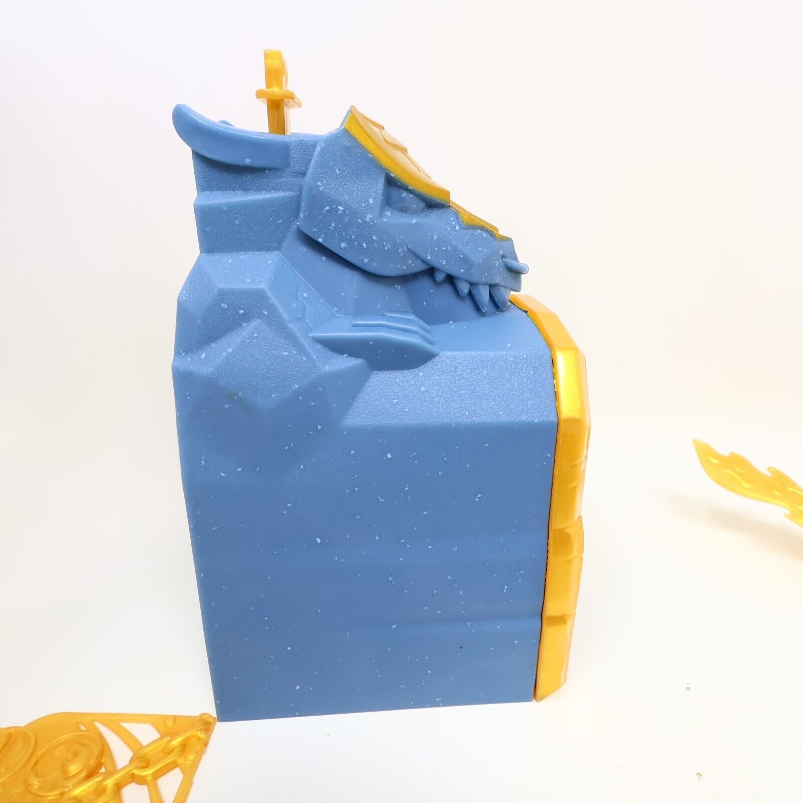 Treasure X Emberback Dragon Arachnide Ninja Gold Set Moose Toy Land of Dragons