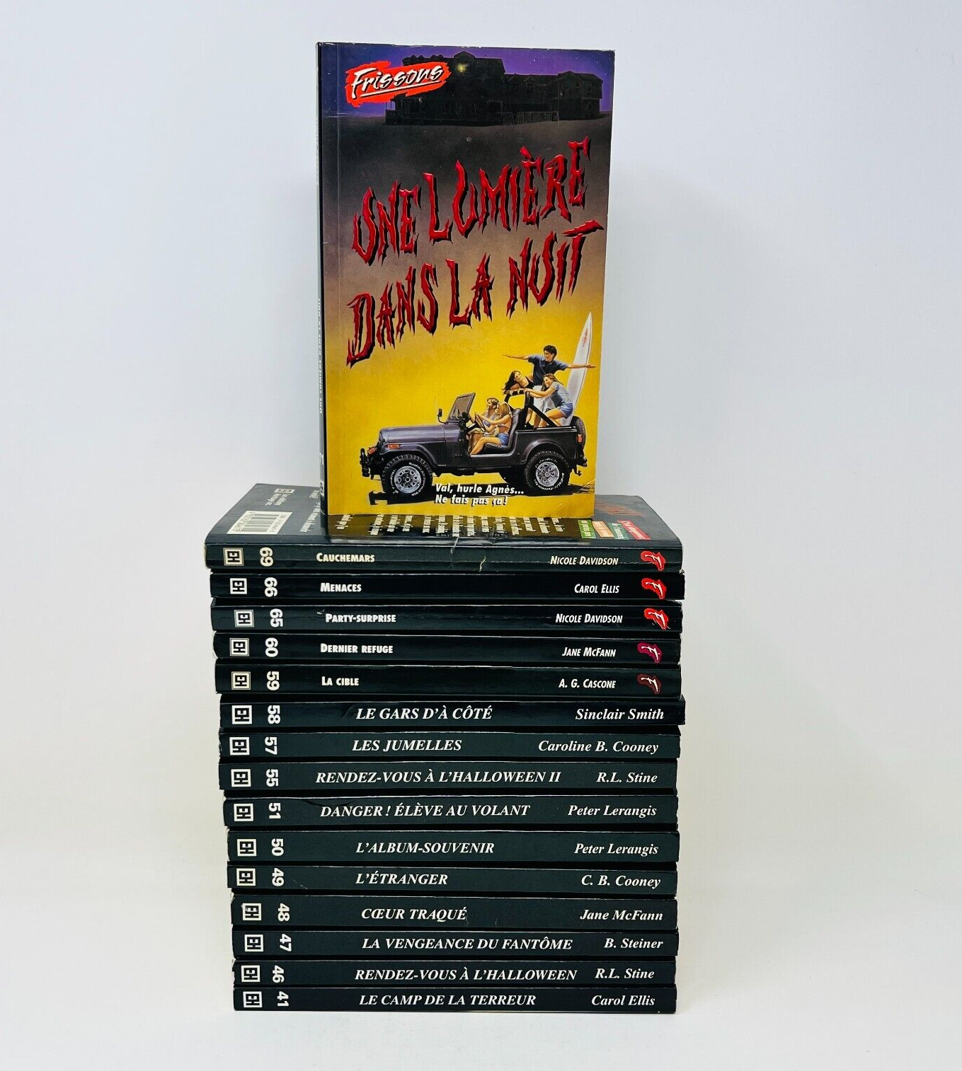 Frissons Lot 16 Livres EH Cauchemars/Menaces/La Cible/Jumelles Stine Français
