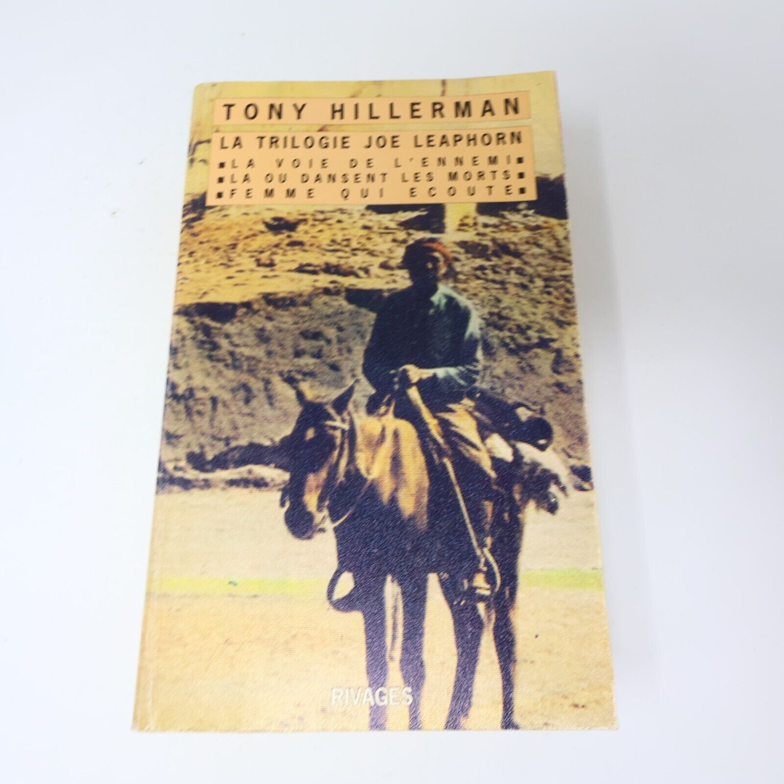 Tony Hillerman Omnibus Lot 2 Livres La Trilogie Joe Leaphorn / Jim Chee Français