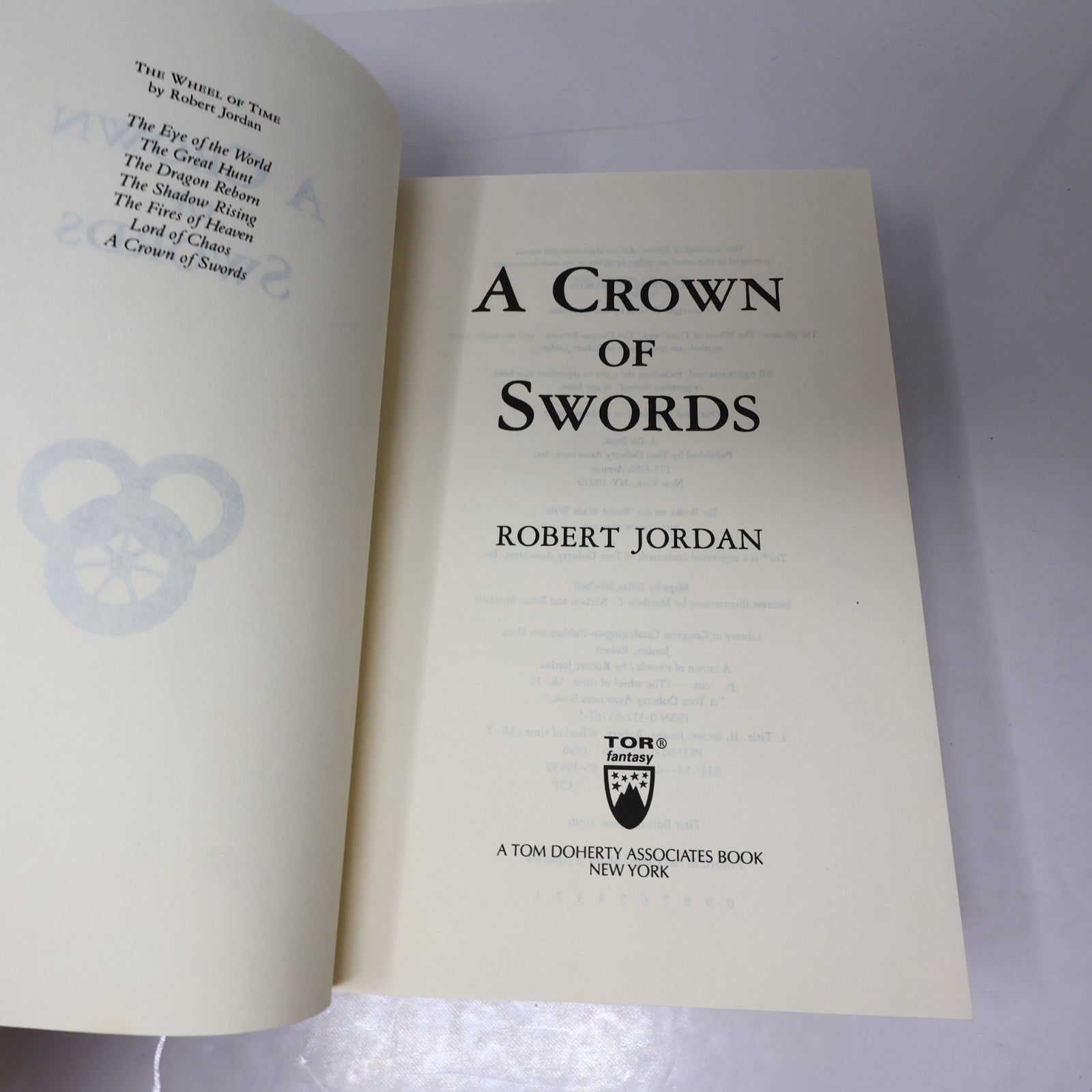 A Crown of Swords Robert Jordan The Wheel of Time #7 TOR 1996 HC DJ 1st Print