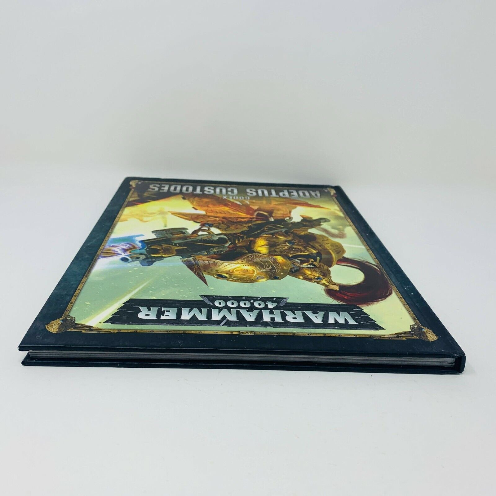 2018 Warhammer 40,000 Codex Adeptus Custodes Games Workshop Livre Français 40k